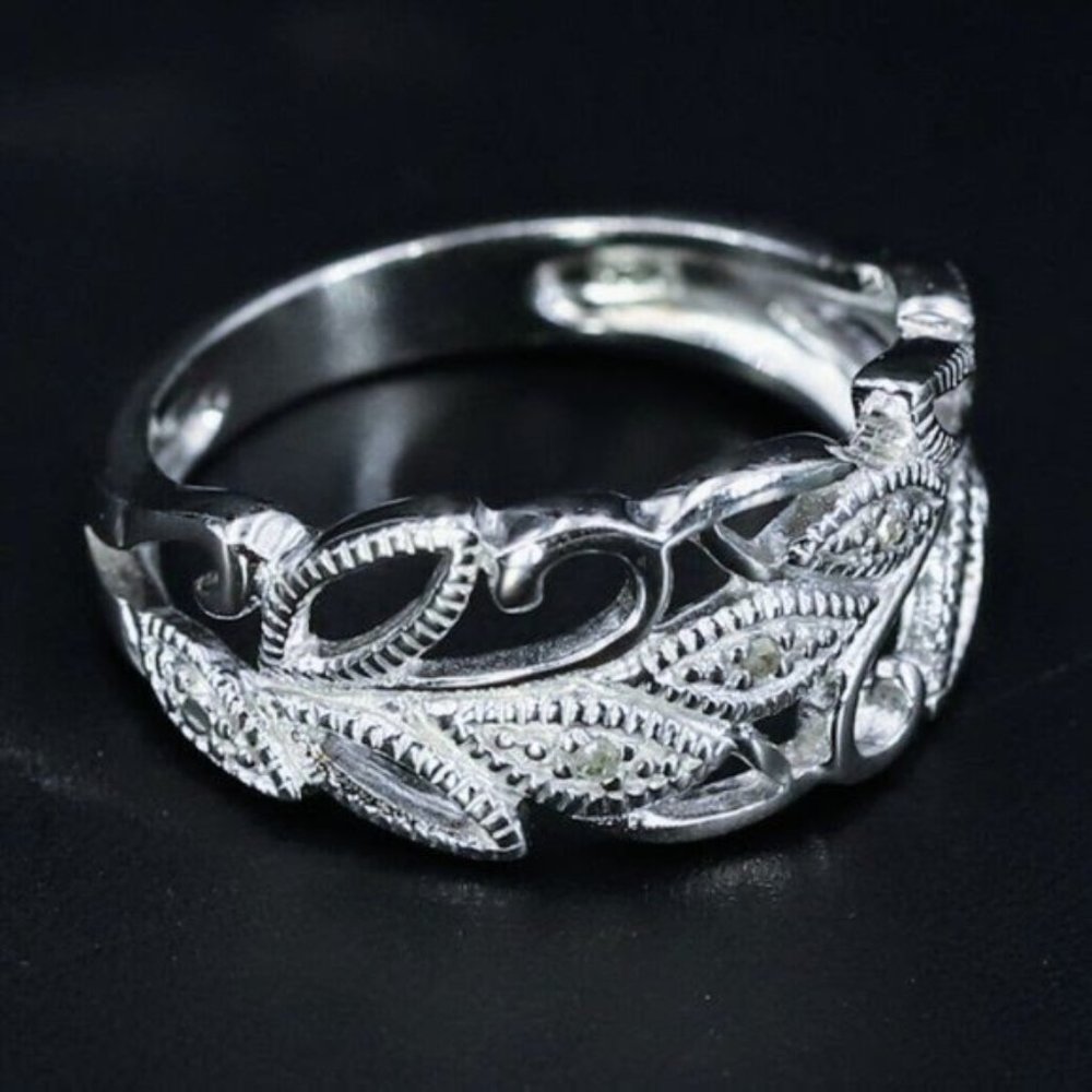 Vintage Diamond & 925 Sterling Silver Filigree Laurel Ring